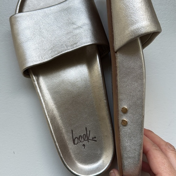 Beek Gallito Leather Slide Sandal PLATINUM Metallic Gold Size 9 never worn - Picture 2 of 5